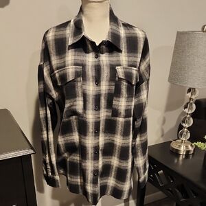 Thread & Supply Black/White Plaid Button-Up Shirt Size Large PTP 24 In. L 28in.